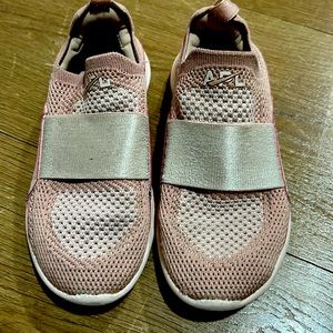 APL kids shoes! Size US 13! Color pink
